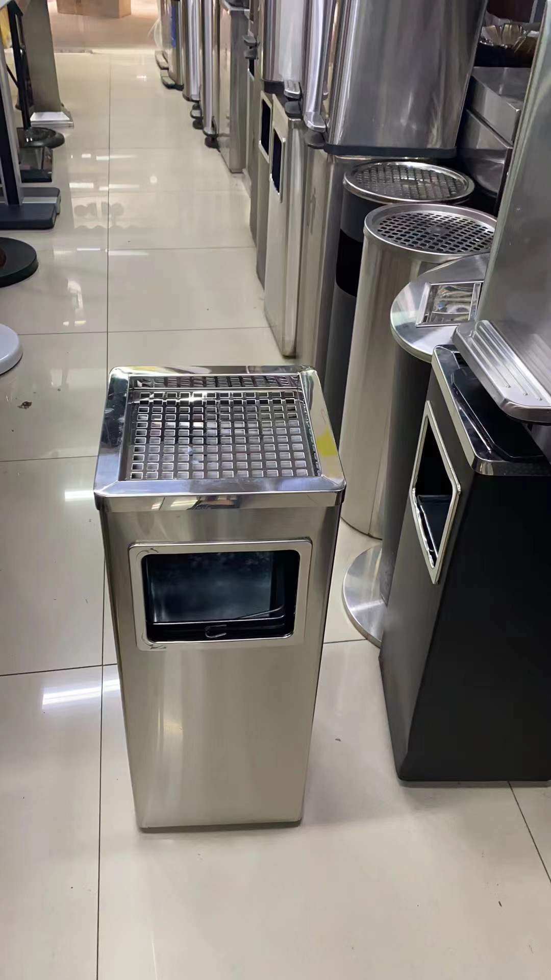 RXT 不锈钢垃圾桶带烟灰缸  24*24*60 0.7MM厚